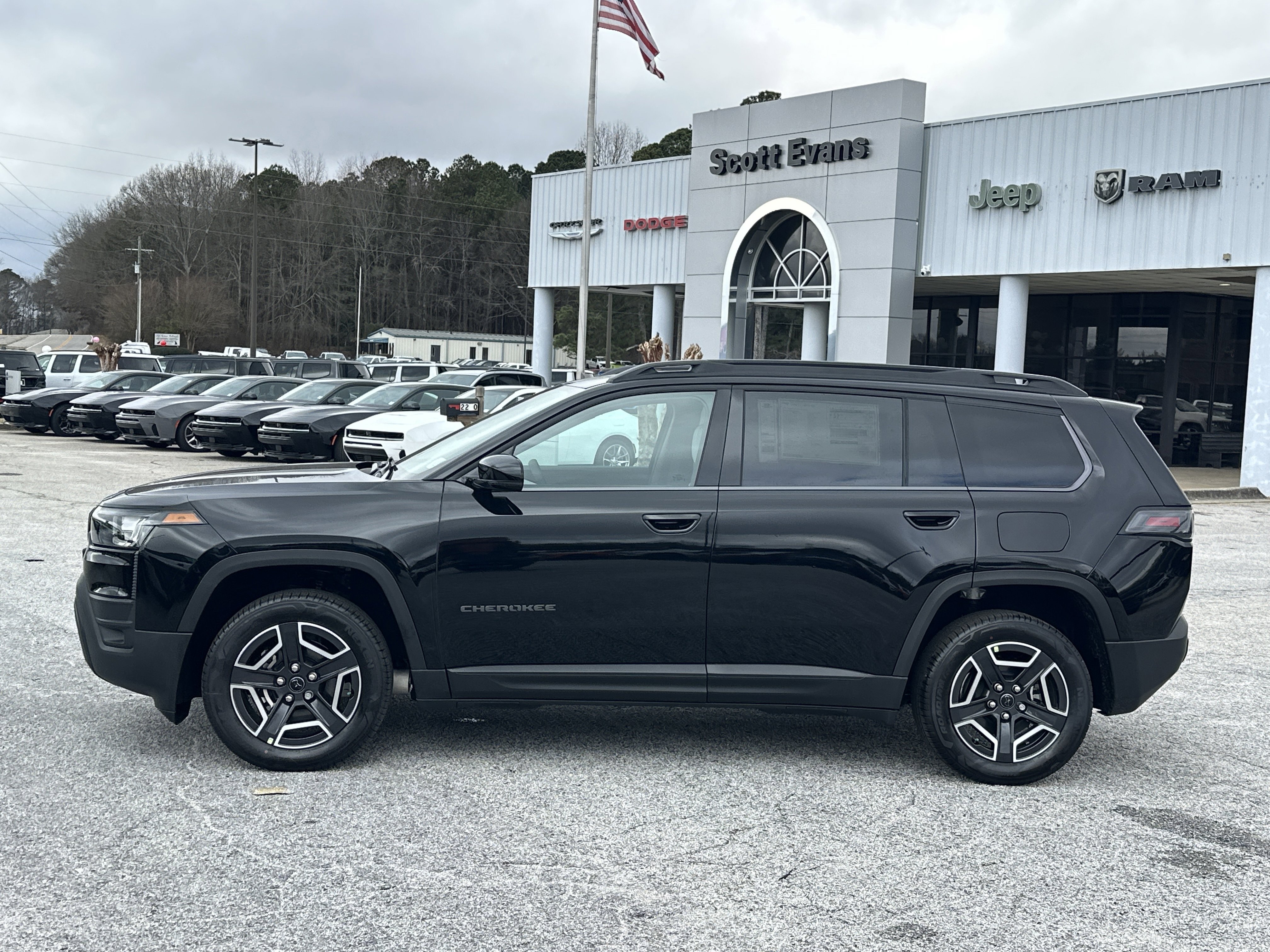 New 2026 Diamond Black Crystal Pearl-Coat Exterior Paint Jeep Limited image 5