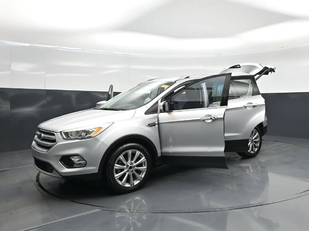 Used 2017 Silver Ford Titanium image 28