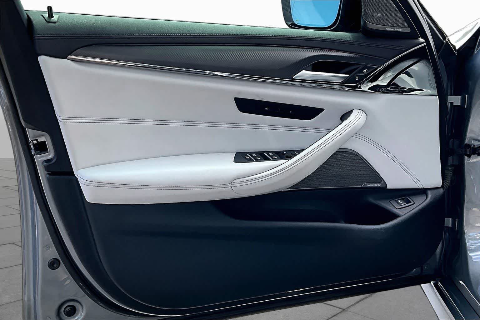 Used 2023 Skyscraper Grey Metallic BMW  image 22