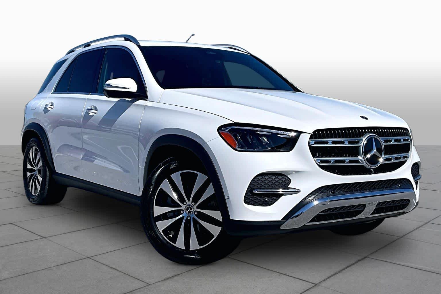 Certified Used 2025 MANUFAKTUR Moonlight White Metallic Mercedes-Benz GLE 450 image 3