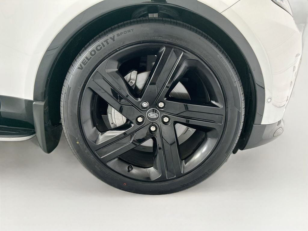 Used 2024 Fuji White Land Rover Dynamic SE image 31