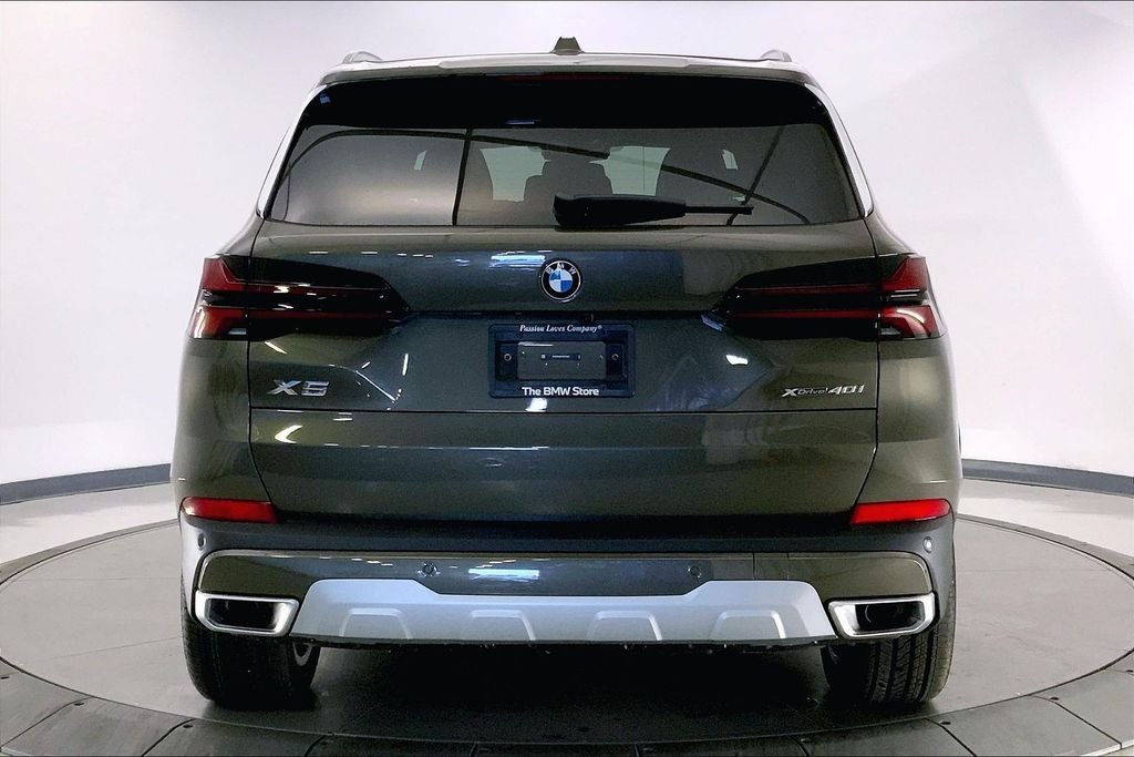 Used 2026 Manhattan Green Metallic BMW  image 3
