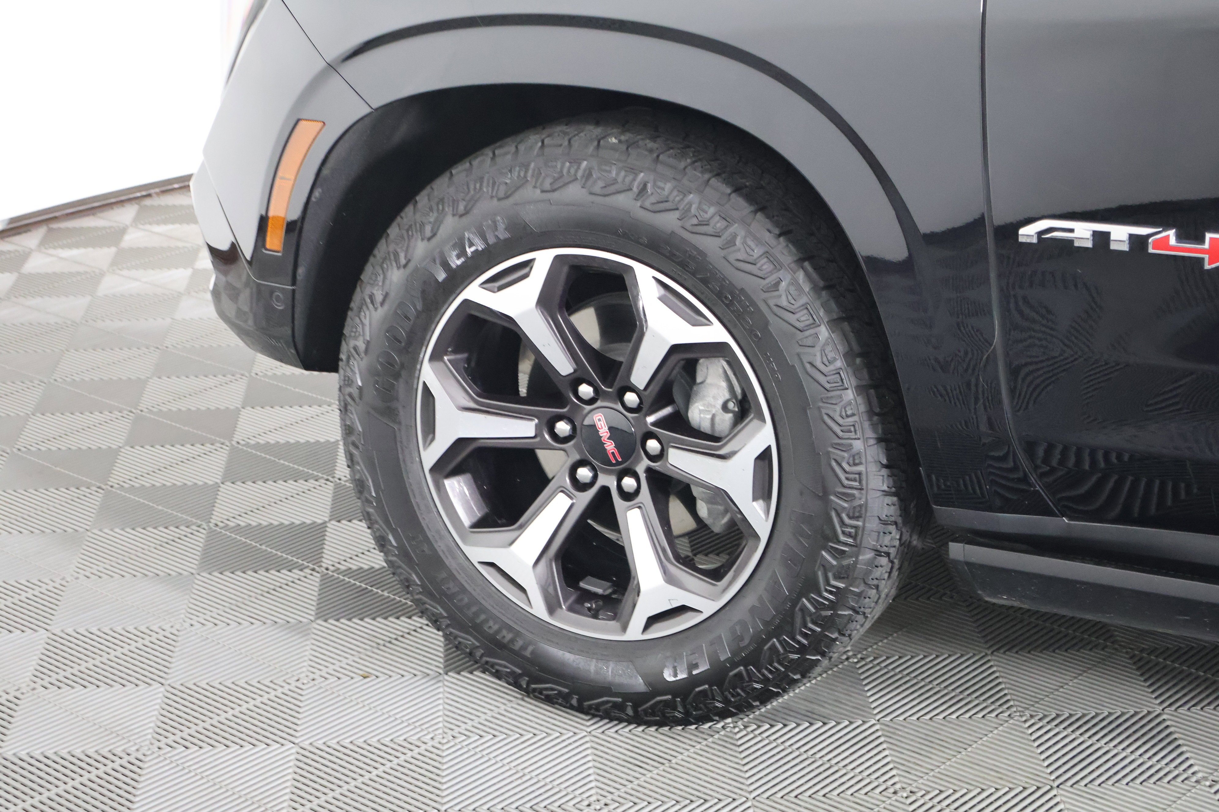 2025 GMC Yukon AT4 Ultimate - Photo 60