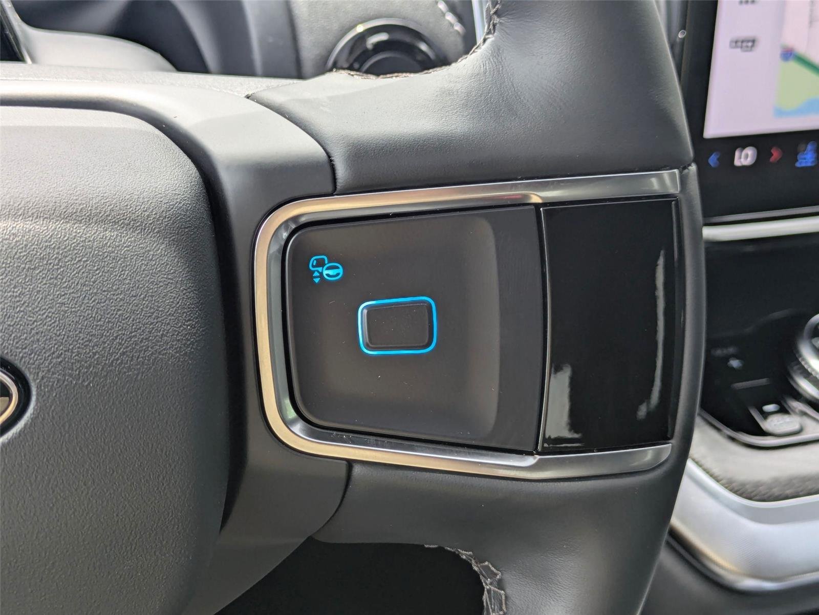 New 2026 Glacier Gray Metallic Tri-Coat Ford Platinum® image 18