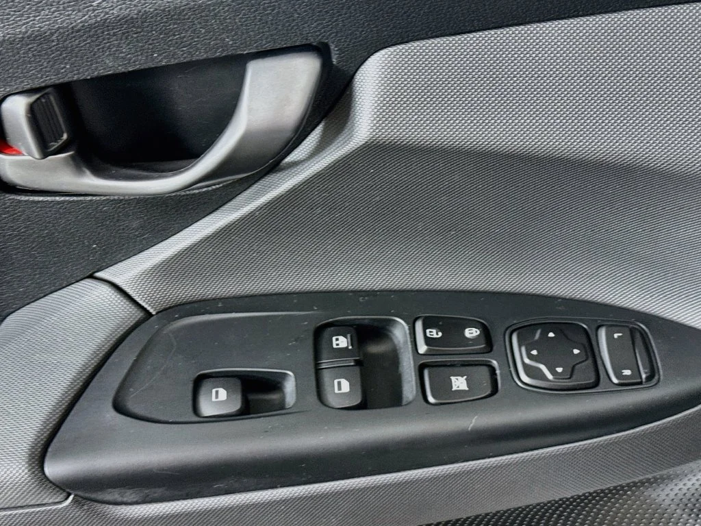 Used 2019 White Hyundai Turbo image 21