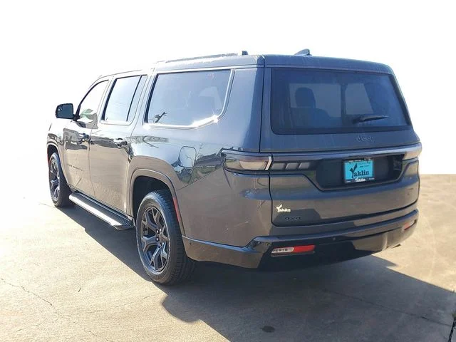 New 2026 Baltic-Gray Metallic Clear-Coat Exterior Paint Jeep Limited Altitude image 3