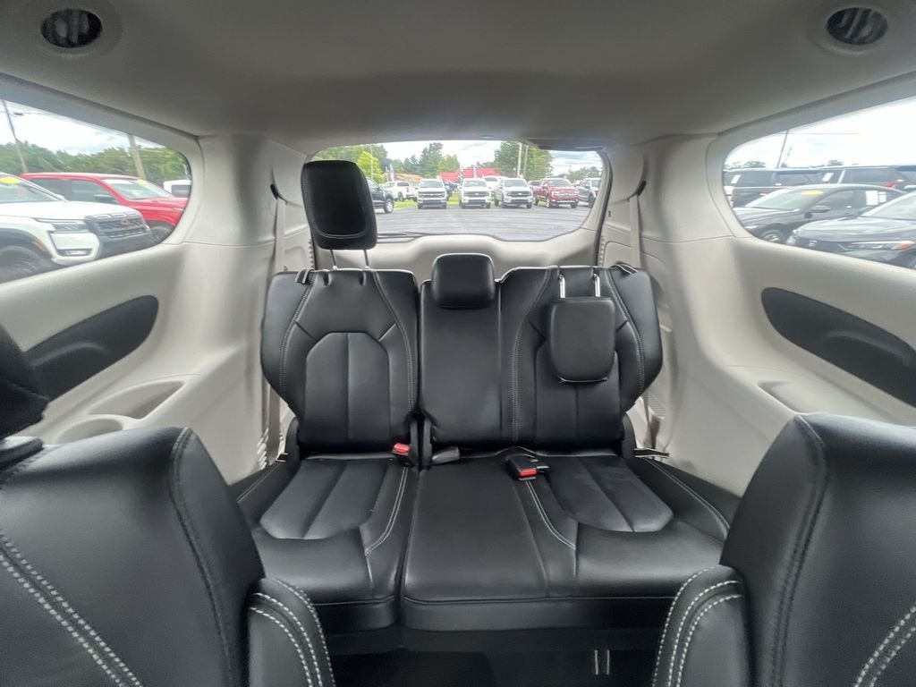 Used 2023 Silver Chrysler Touring L image 28