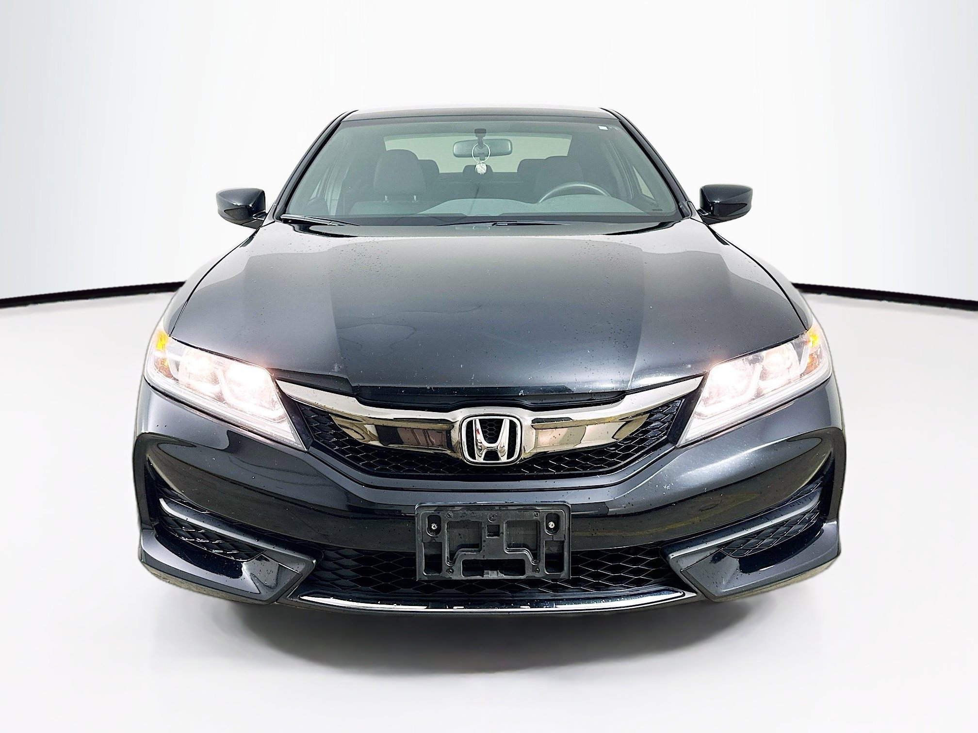 2017 Honda Accord photo 2