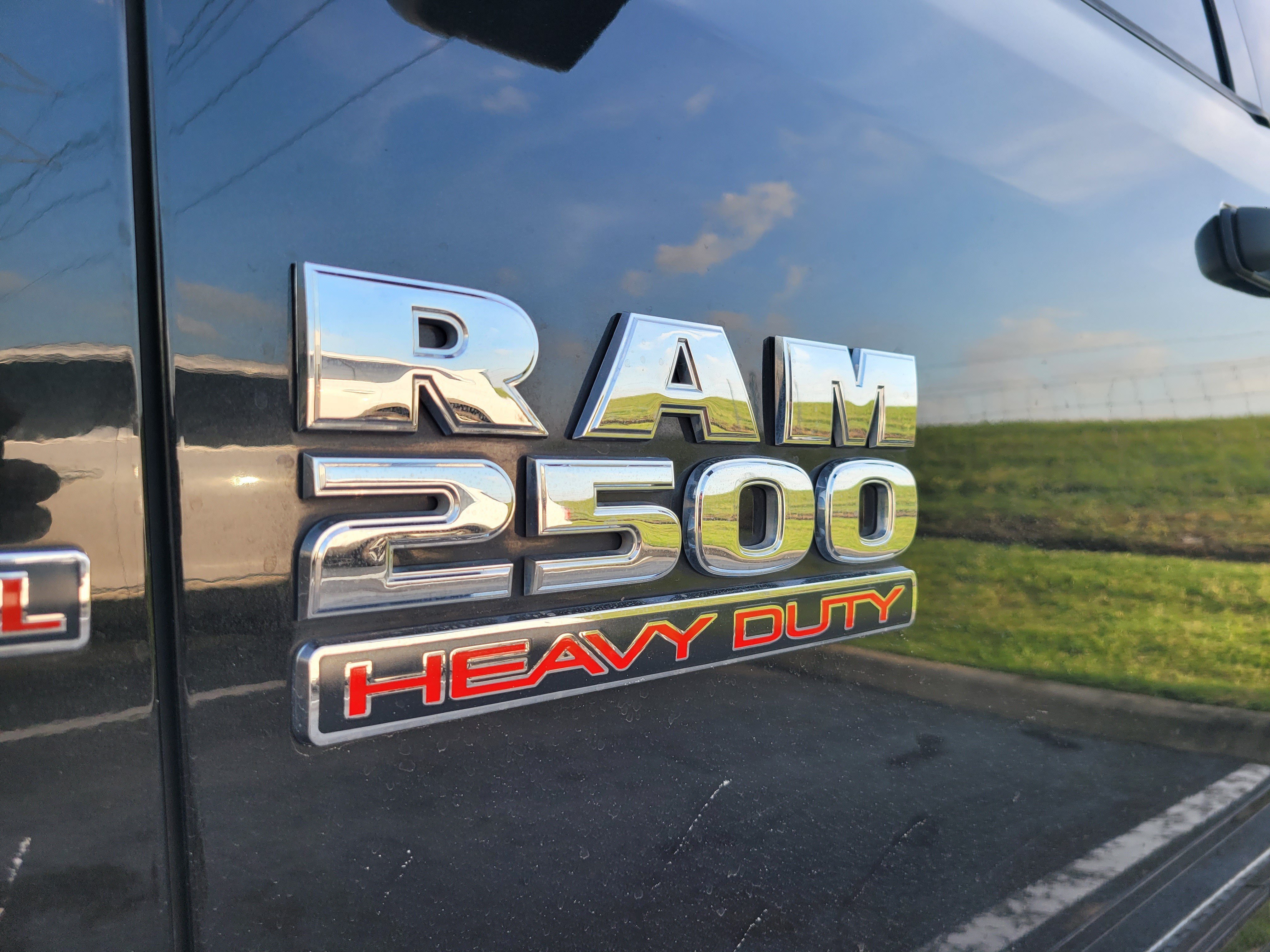 Used 2018 Brilliant Black Crystal Pearlcoat Ram Tradesman image 9