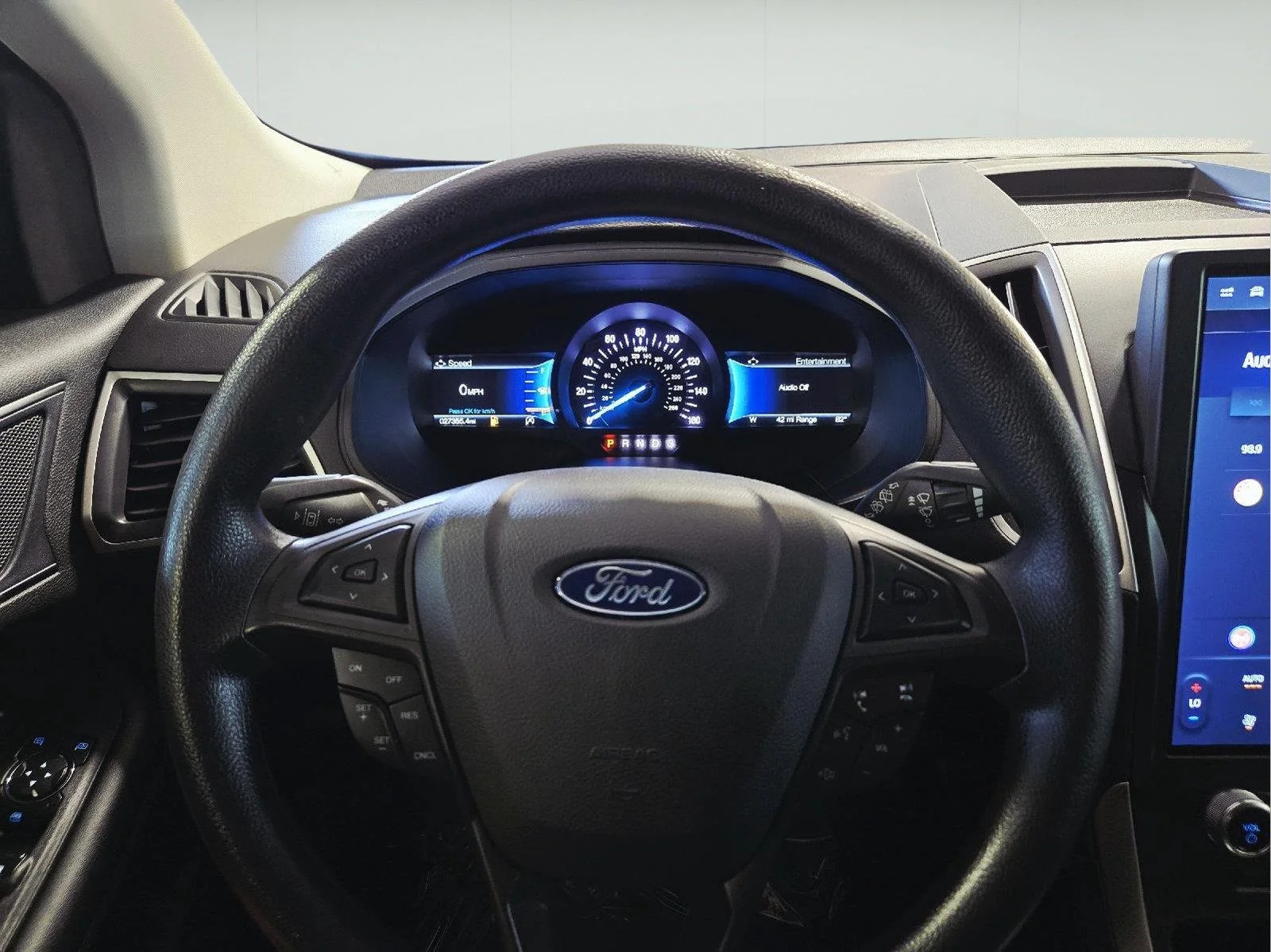 Used 2023 Agate Black Ford SE image 17