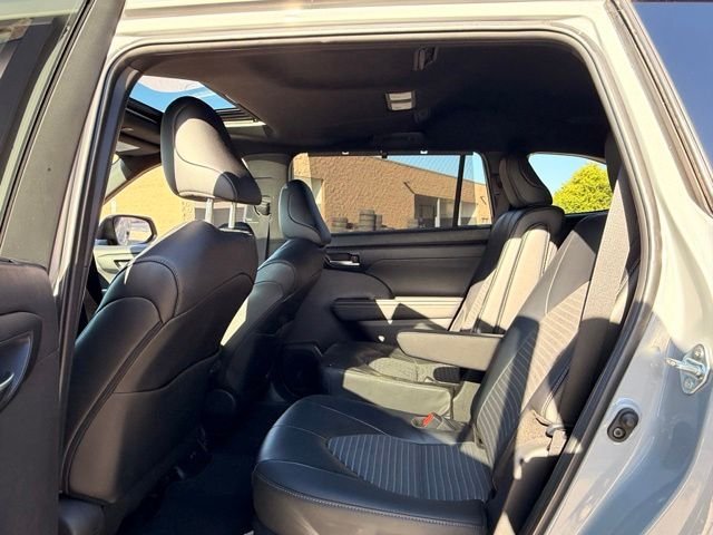 Used 2025 Cement Toyota XSE image 10