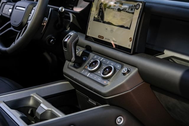 2025 Land Rover Defender V8 - Photo 30