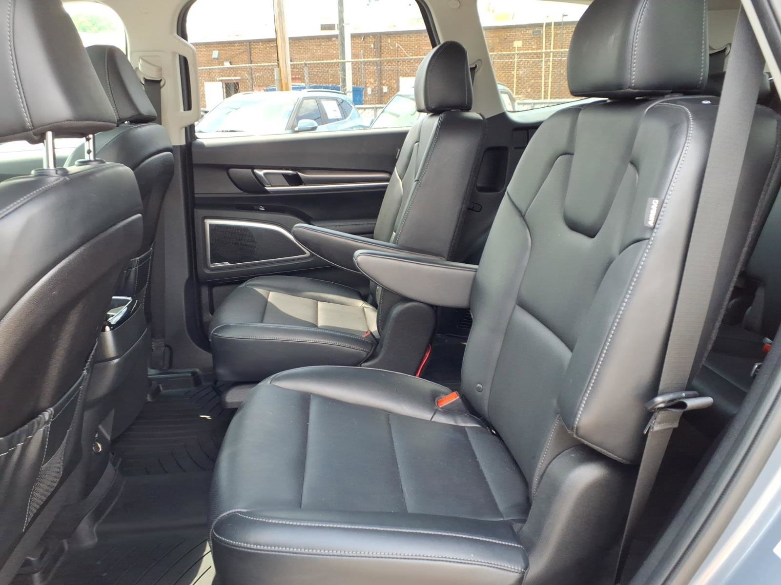 Used 2024 Everlasting Silver Kia S image 21