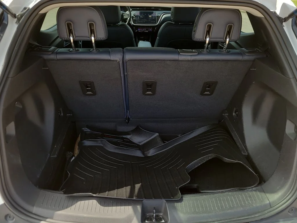 Used 2023 White Chevrolet Premier image 15