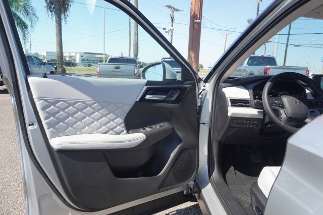 2025 Mitsubishi Outlander Plug-in Hybrid SEL - Photo 16