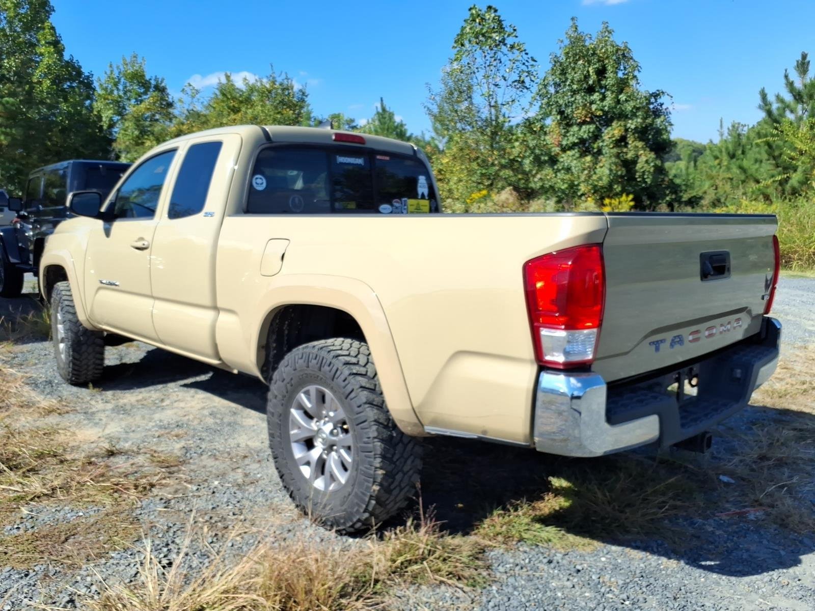 Used 2017  TOYOTA  image 13