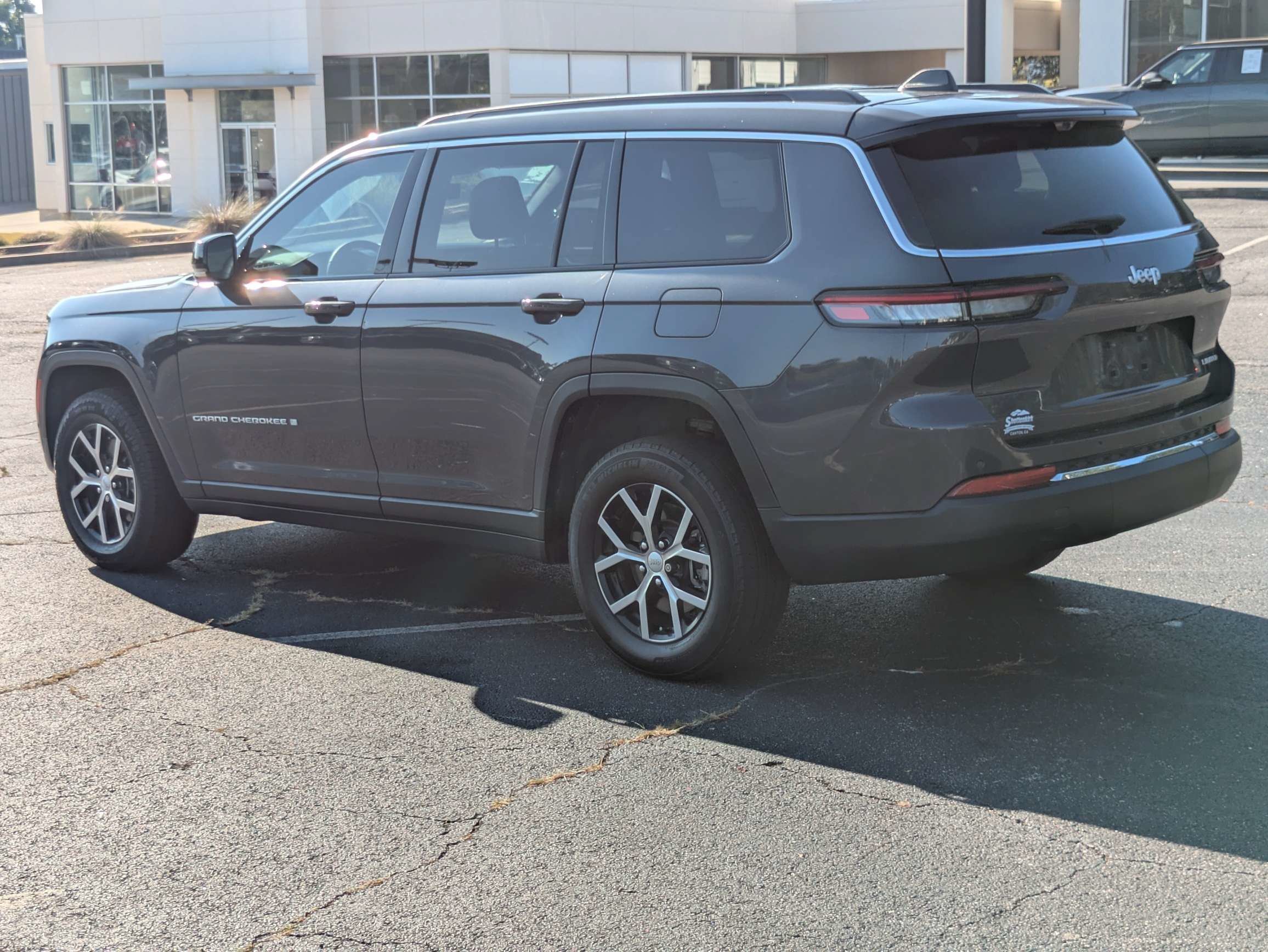 Used 2024 Gray Jeep Limited image 5