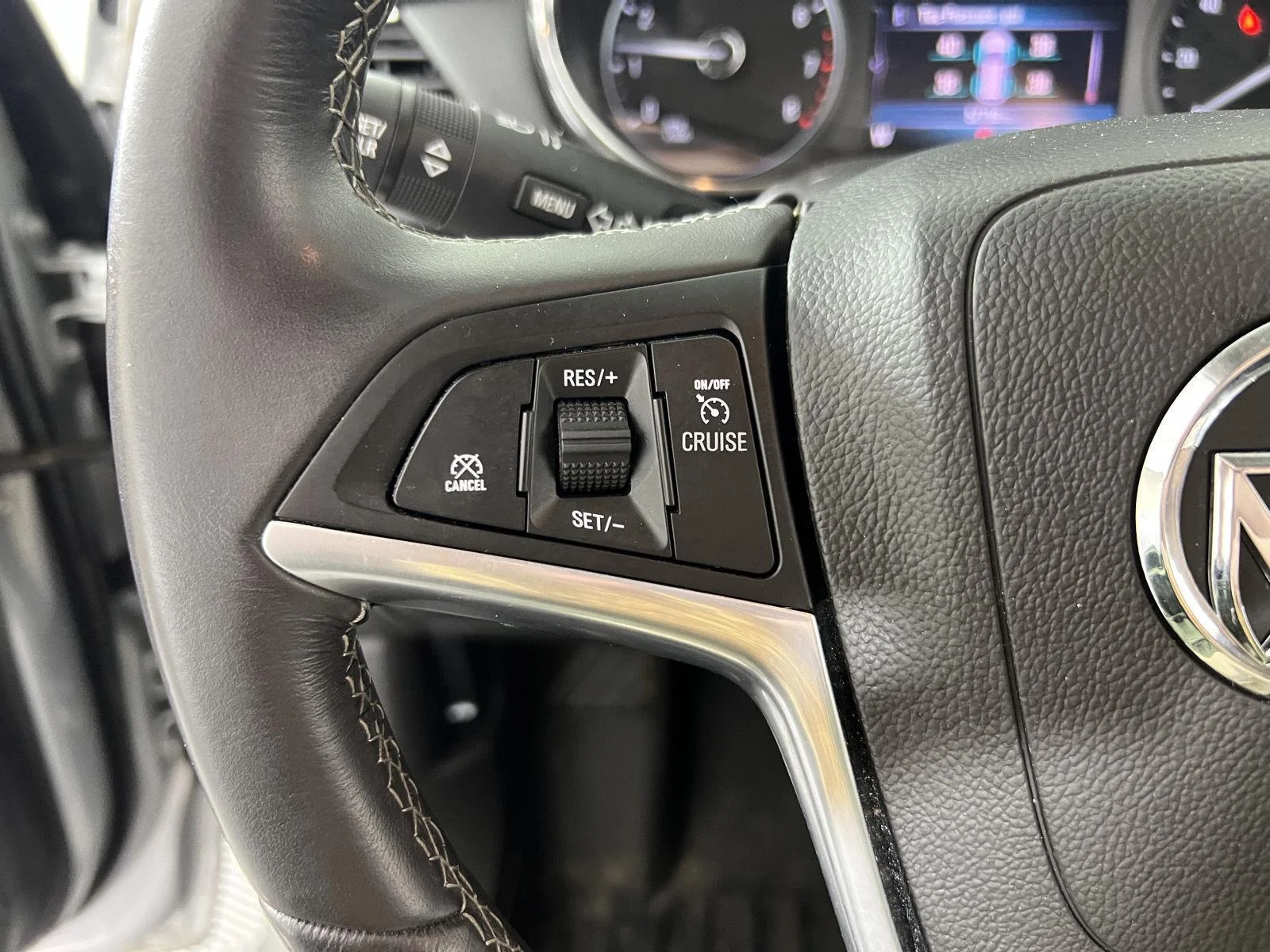 Used 2022 Quicksilver Metallic Buick Preferred image 14