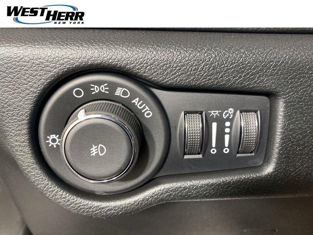 Used 2026 Bright White Clearcoat Chrysler Select image 10