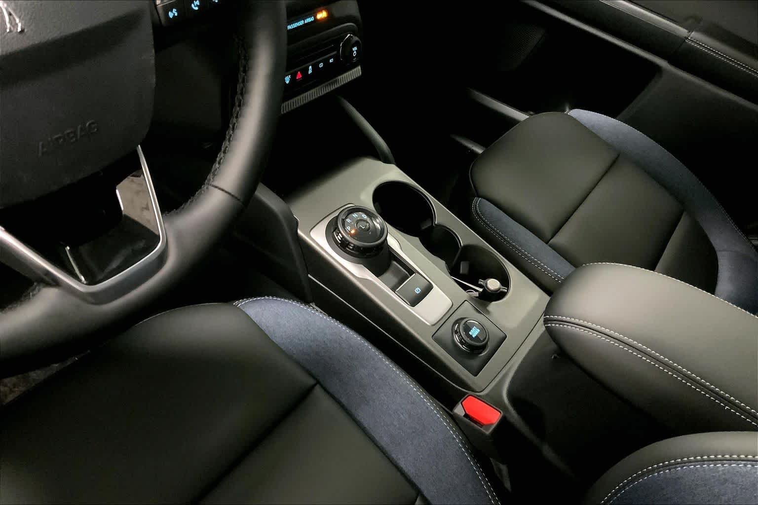 New 2026 Azure Gray Metallic Tri-Coat Ford Outer Banks® image 6