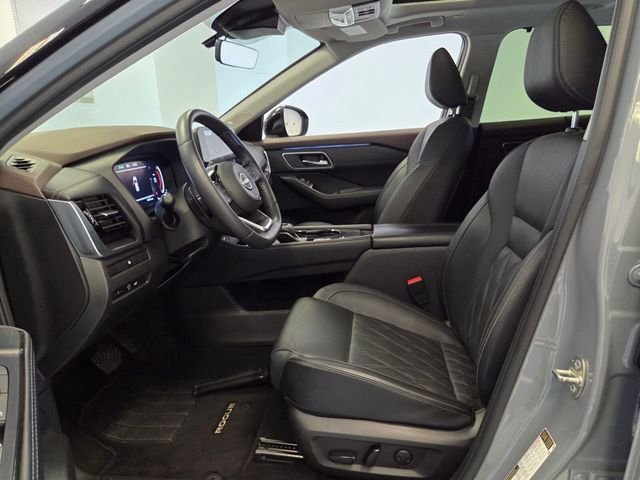 Used 2023 Gray Nissan Platinum image 11