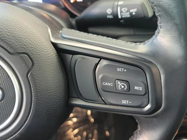 Used 2022 Silver Jeep Sport image 16