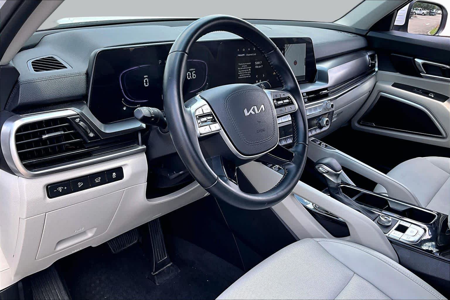 Used 2025 Glacial White Pearl Kia S image 15