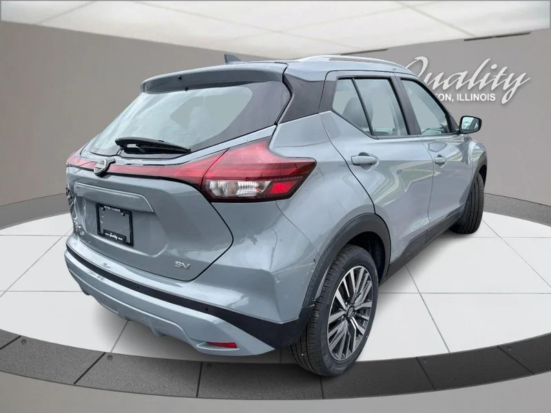 Used 2022 Boulder Gray Pearl Nissan SV image 4