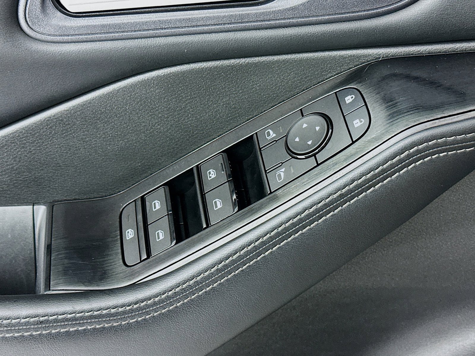 2024 Nissan Rogue SV - Photo 22