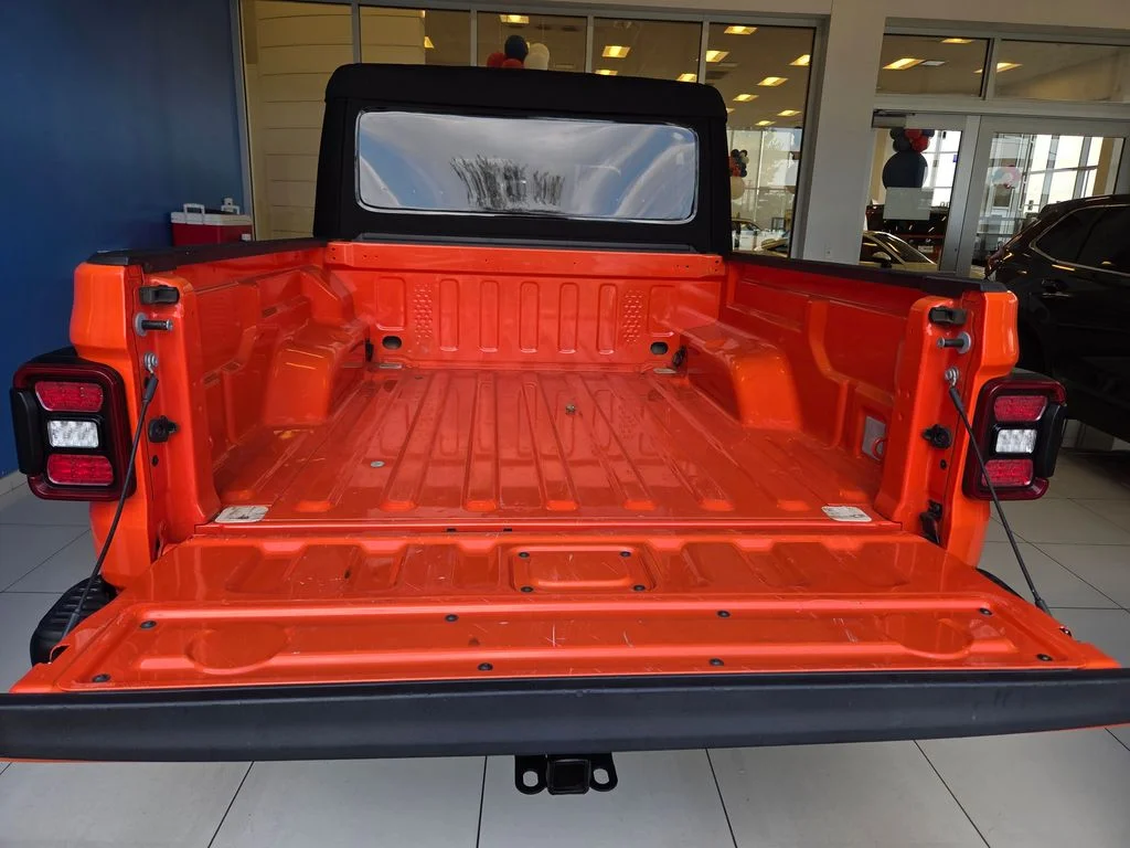 Used 2020 Punkn Metallic Clearcoat Jeep Rubicon image 11