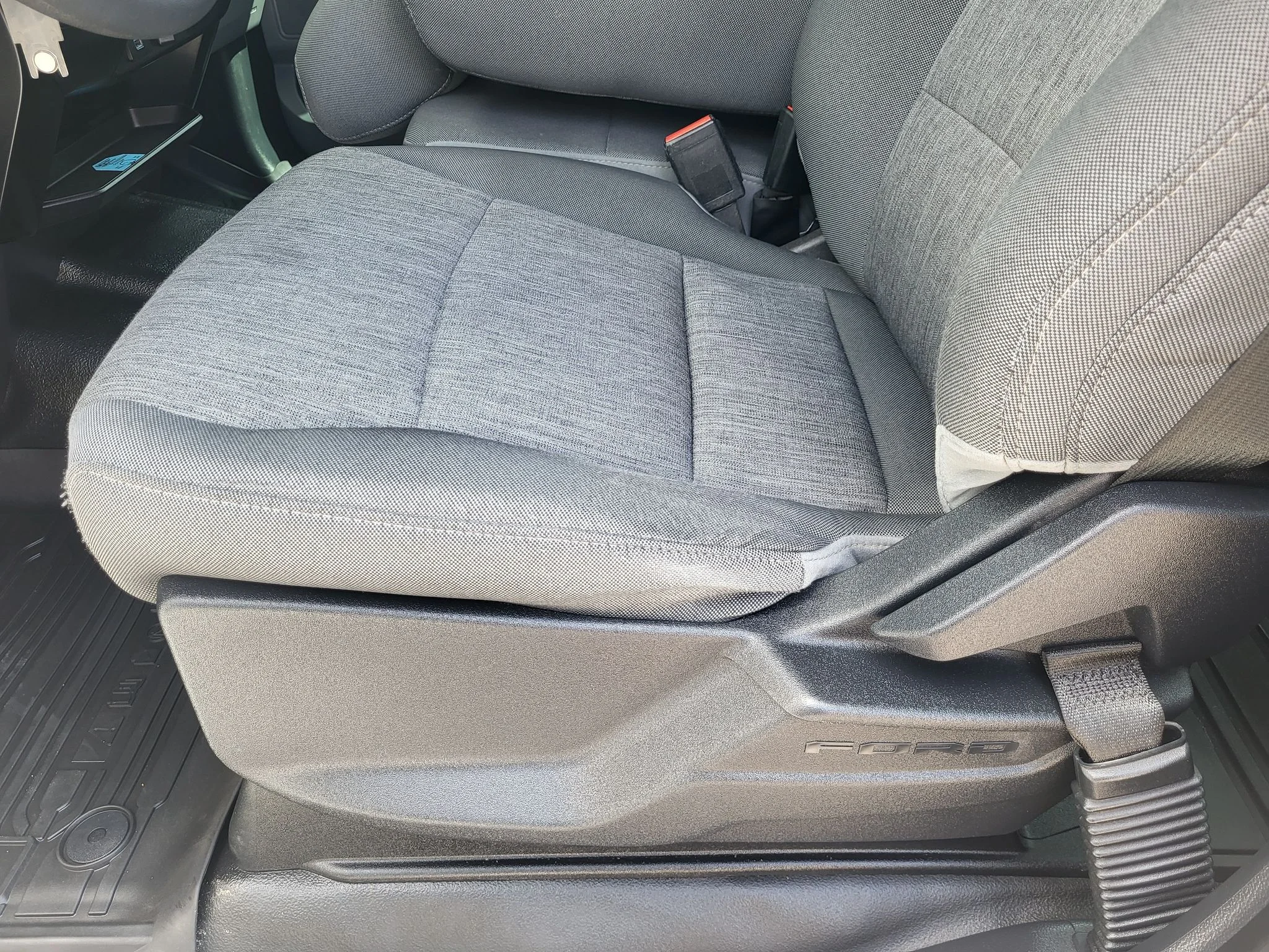 Used 2023 White Ford XL image 19