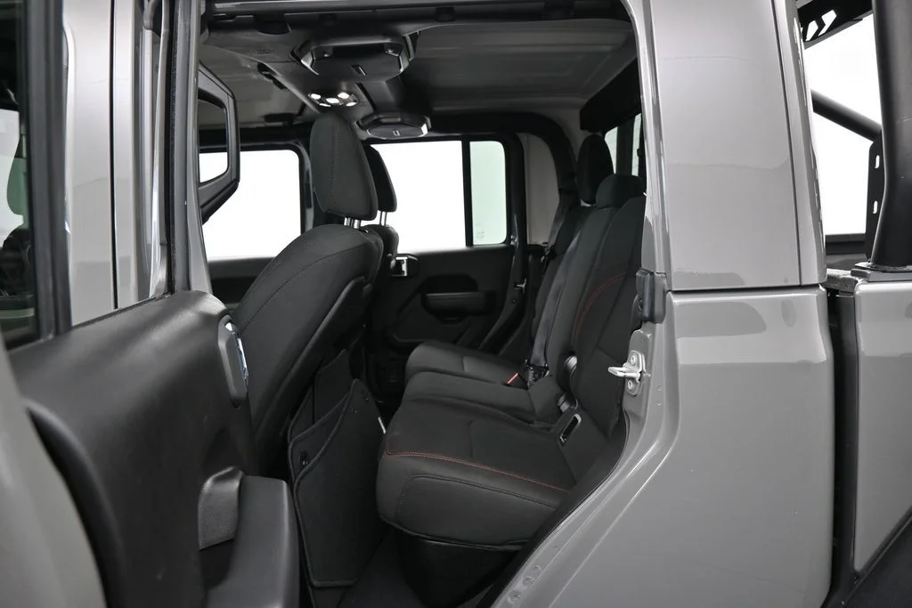 Used 2022 Sting-Gray Clearcoat Jeep Rubicon image 28