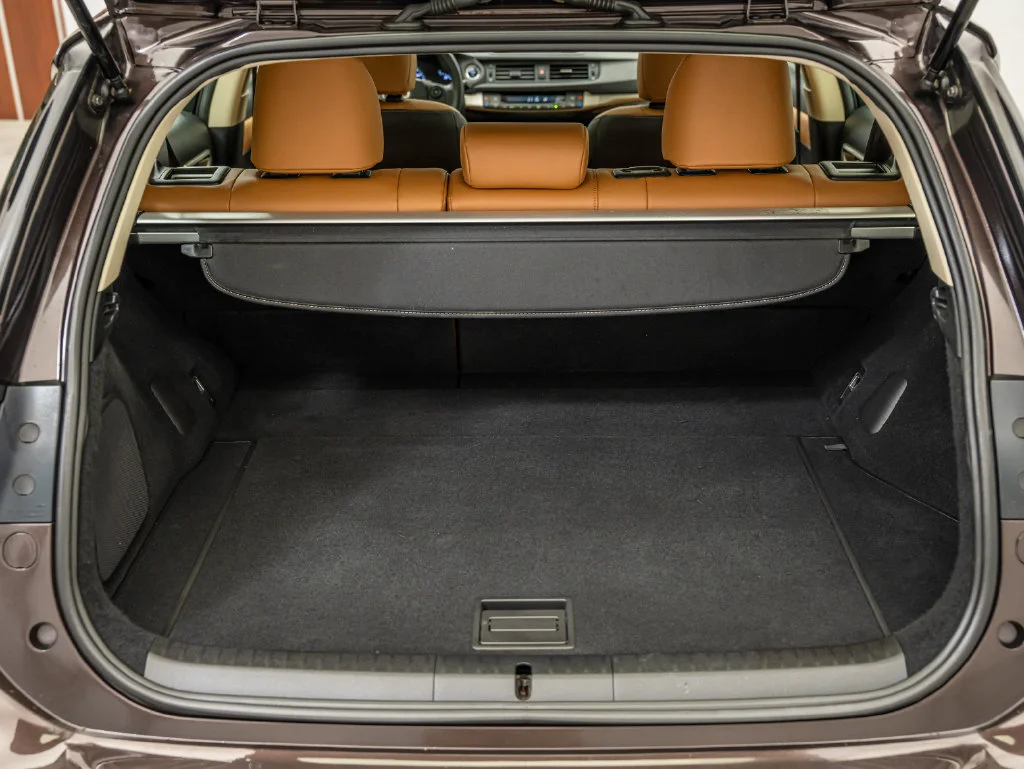 Used 2014 Pearl Lexus 200h image 19