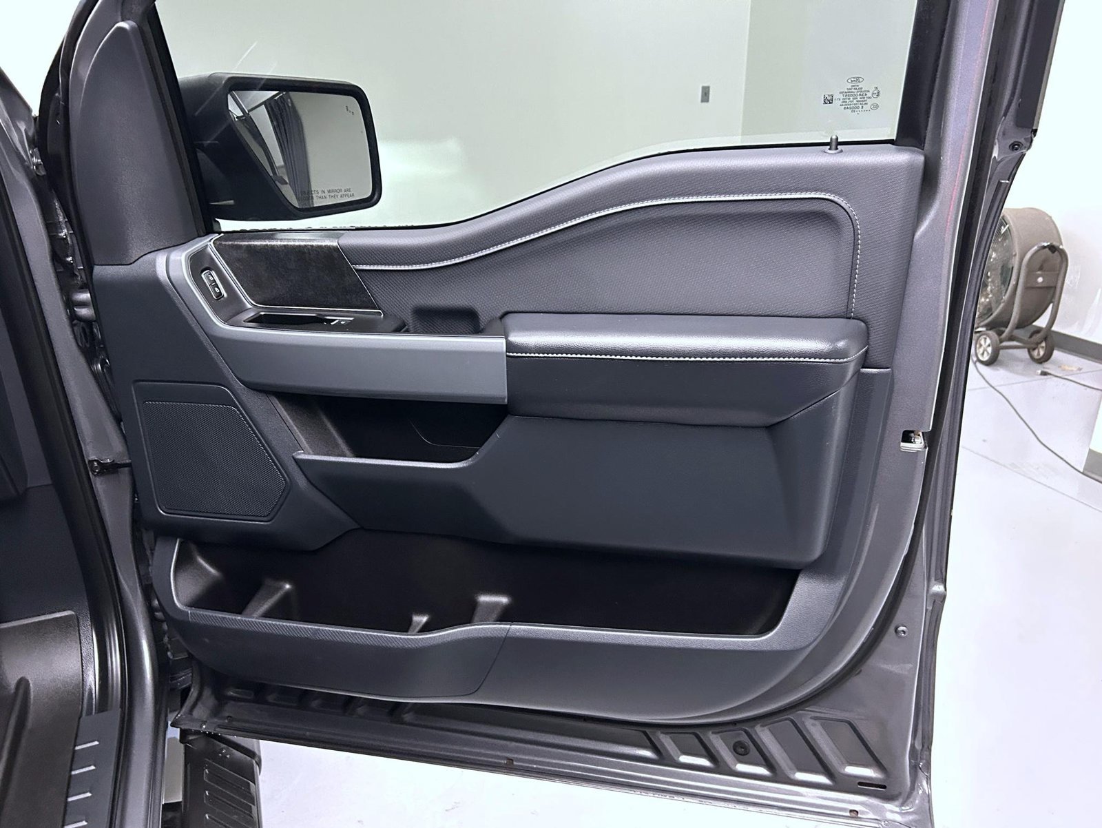 Used 2023 Blue Ford XLT image 16
