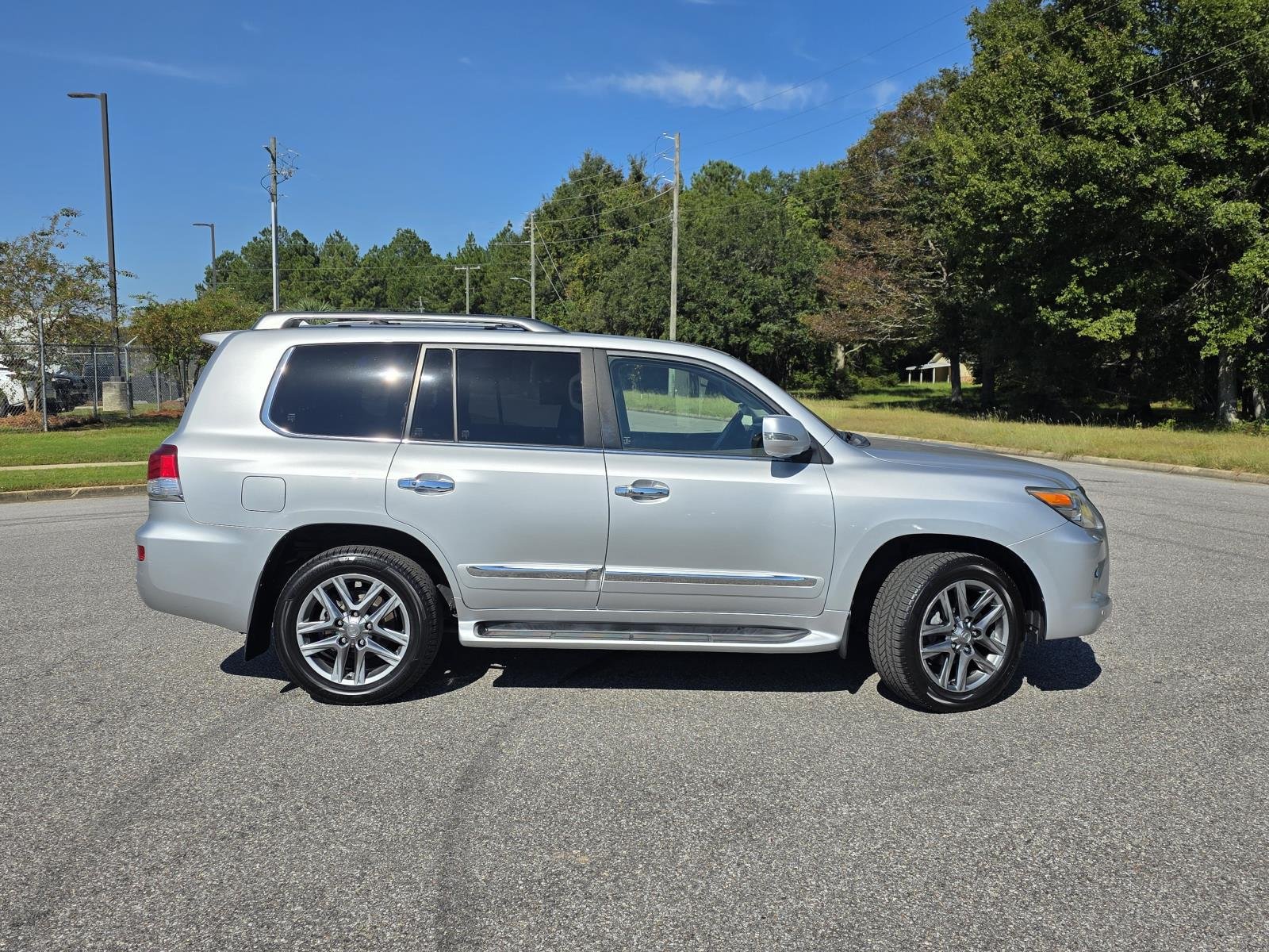 Used 2015 Silver Lexus 570 image 41