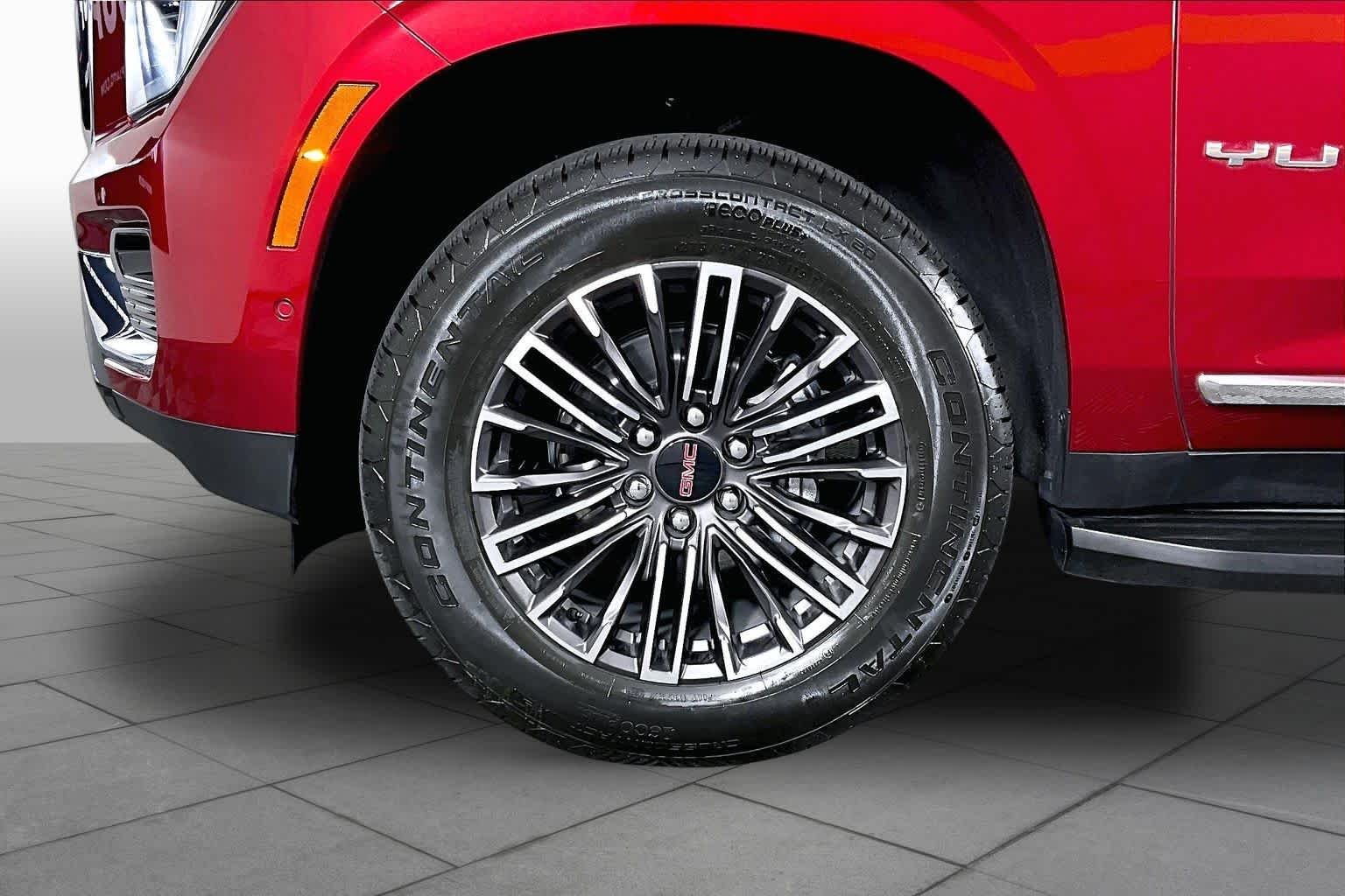 Used 2026 Volcanic Red Tintcoat GMC Elevation image 22