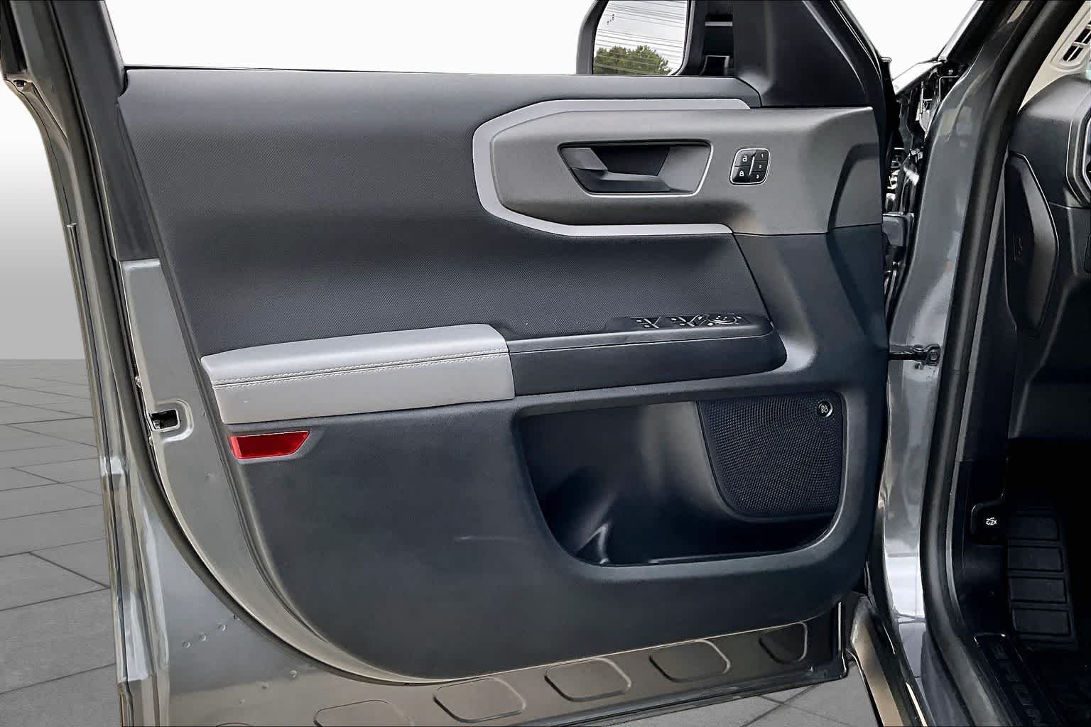 Used 2025 Carbonized Gray Metallic Ford Badlands image 25