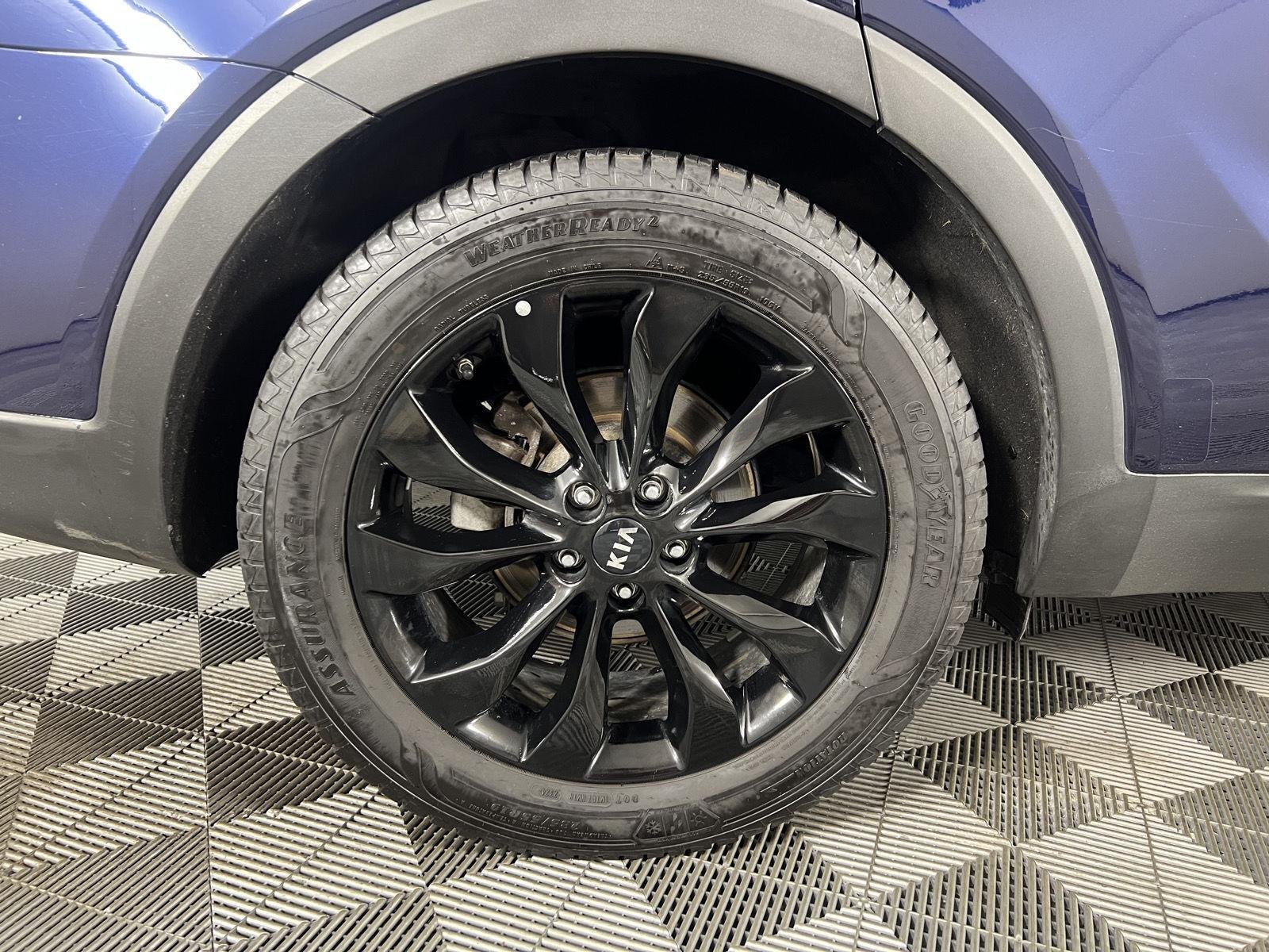 Used 2019 Imperial Blue Kia S V6 image 42
