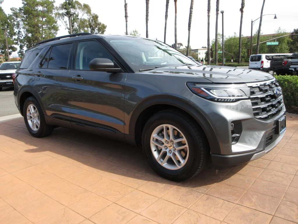New 2026 Carbonized Gray Metallic Ford Active image 7