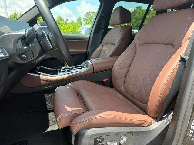 Used 2026 Green BMW xDrive40i image 13