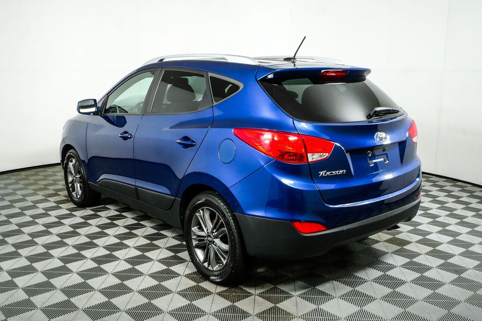 Used 2014 Laguna Blue Metallic Hyundai SE image 25