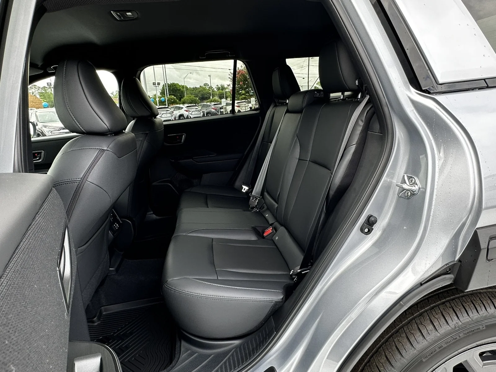 New 2026 ICE SILVER METALLIC Subaru Premium image 10