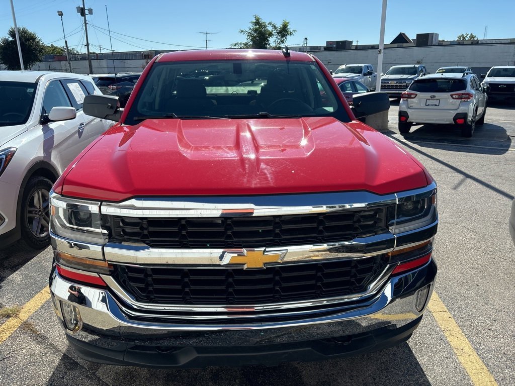 2016 Chevrolet Silverado 1500 LT photo 2