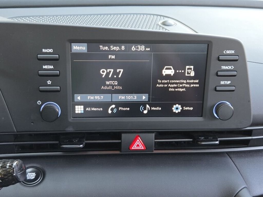 Used 2026 White Hyundai SEL Sport image 21