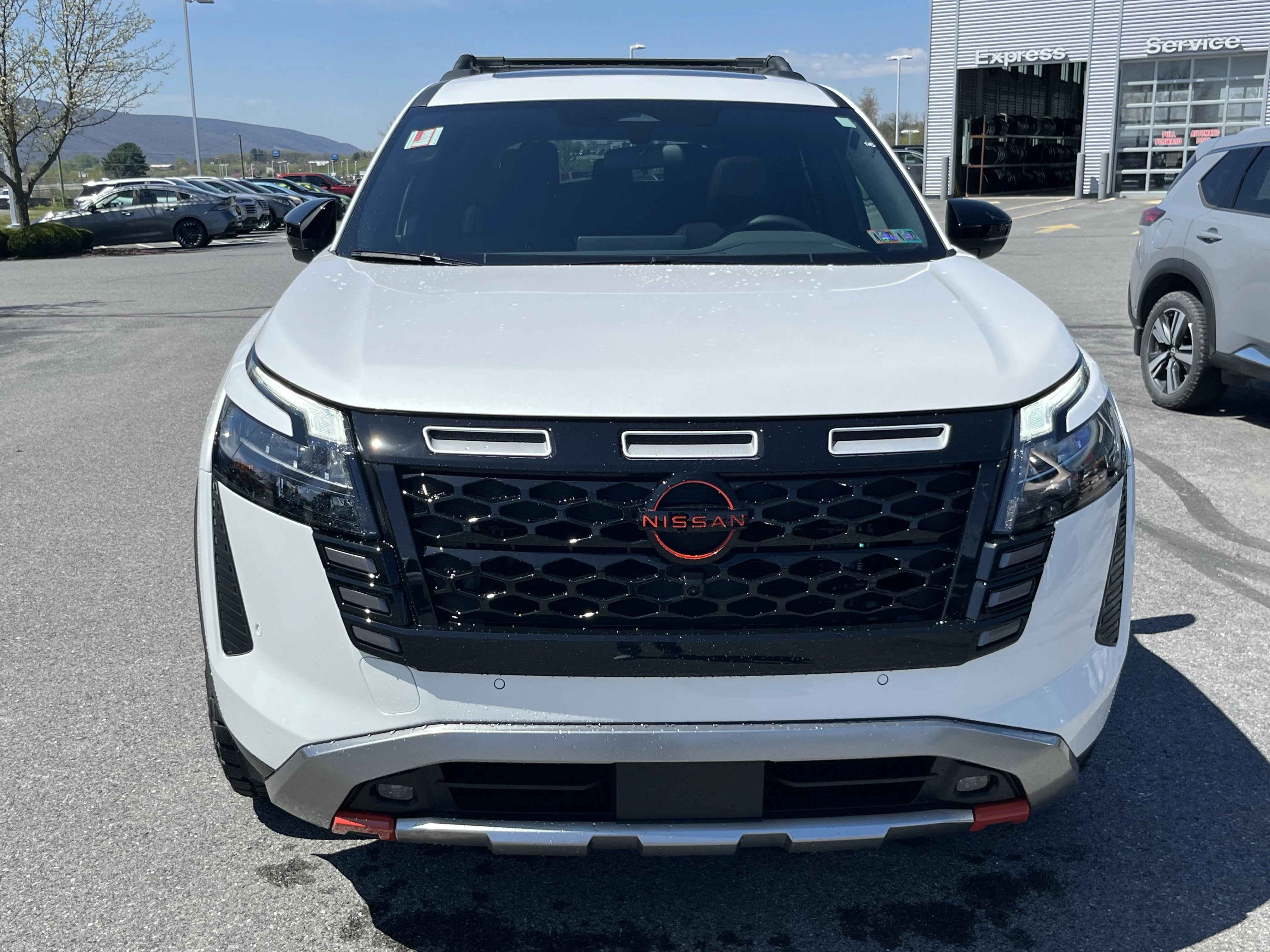 New 2026 Everest White Pearl TriCoat Nissan Rock Creek® image 8
