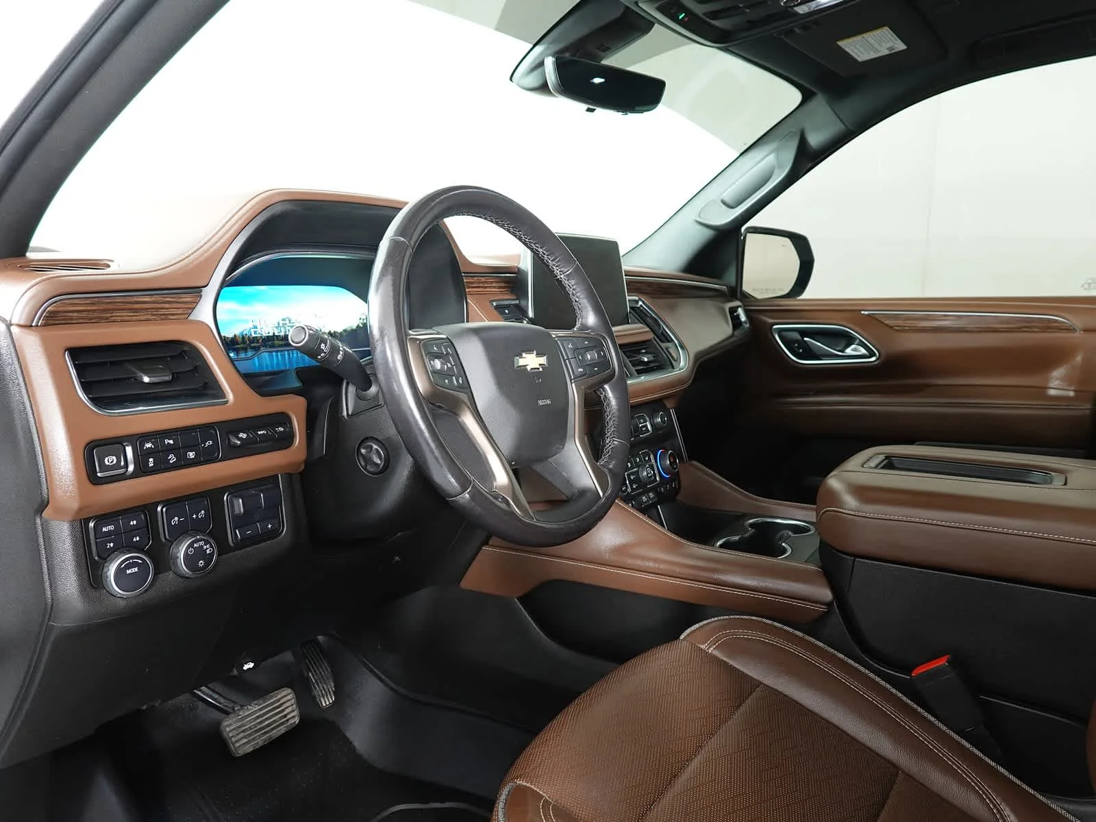 Used 2022 Summit White Chevrolet High Country image 11