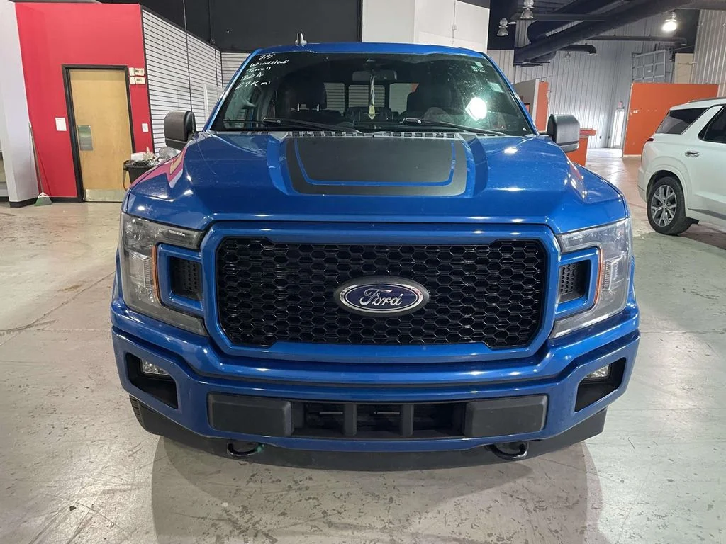 Used 2020 Blue Ford XLT image 2