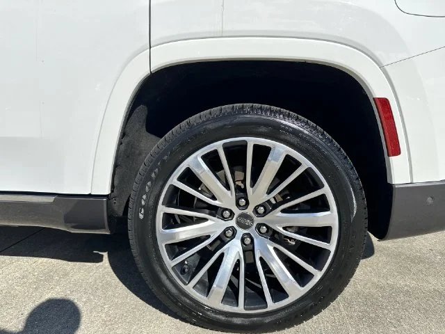 Used 2022 White Jeep Series III image 10
