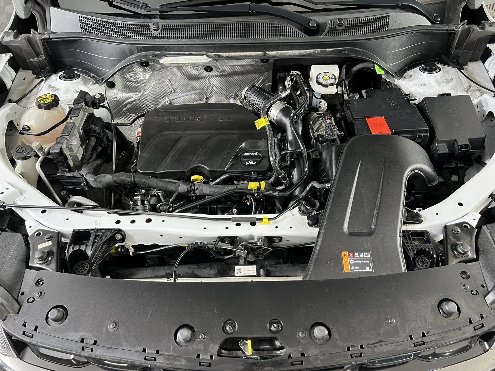 Used 2024 Summit White Chevrolet 1RS image 22