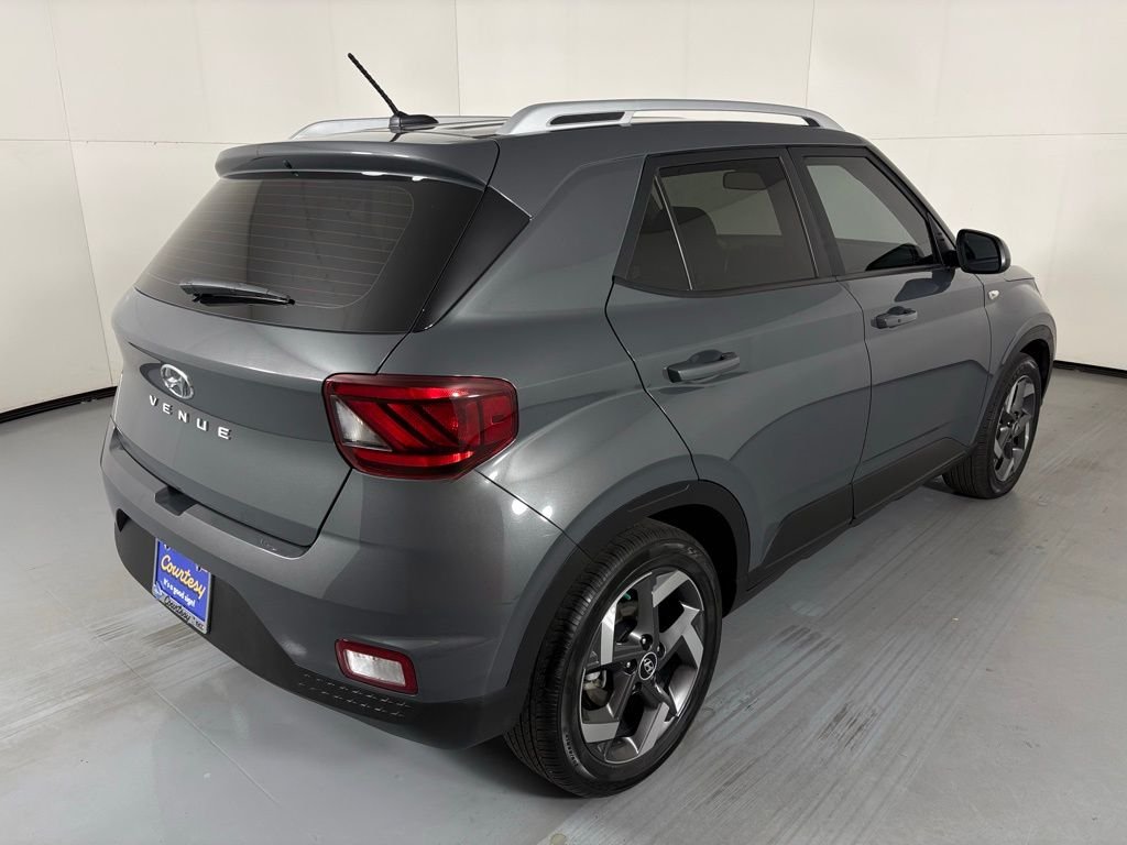Used 2025 Gray Hyundai SEL image 7